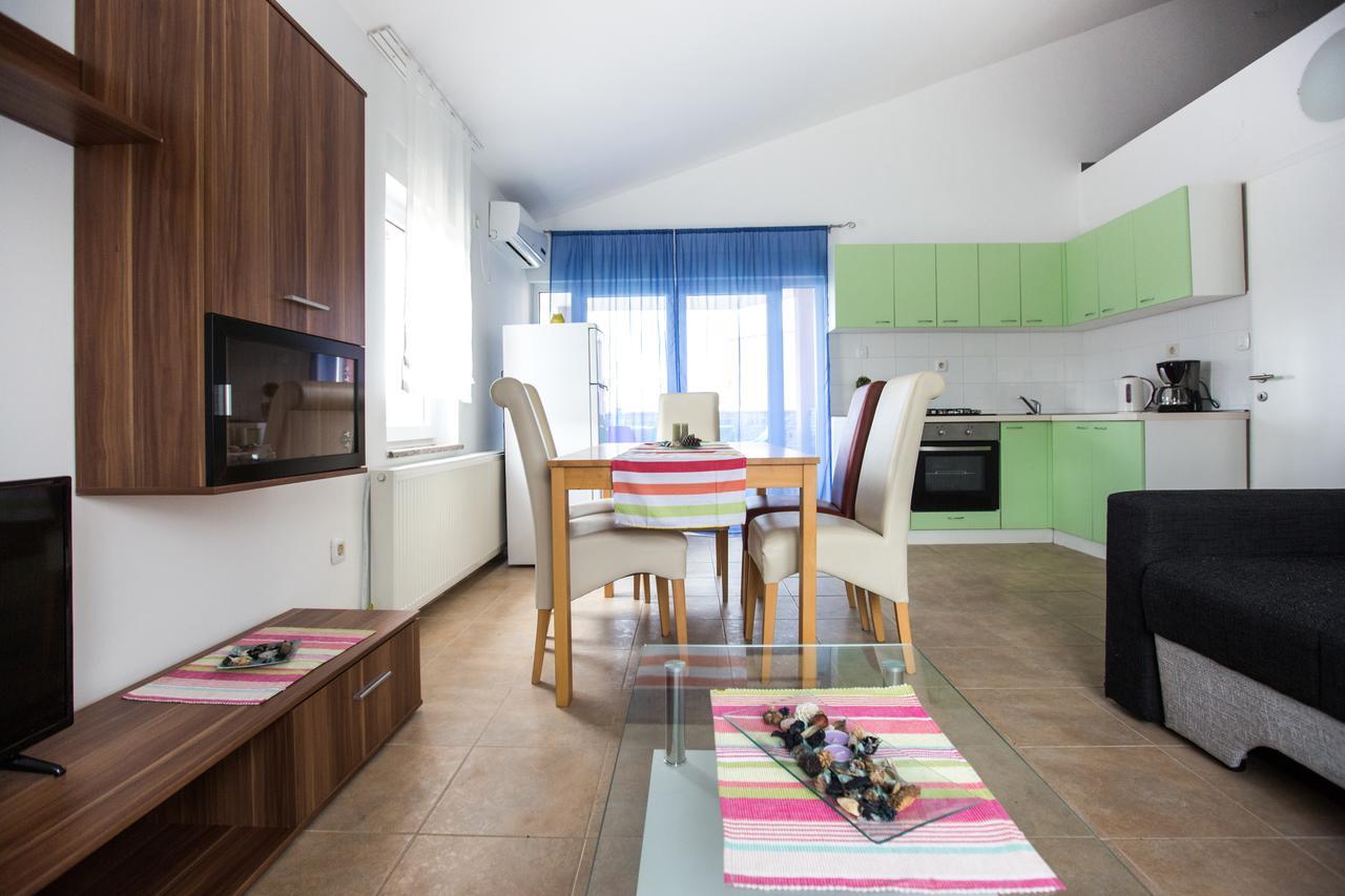 Adriatic Star Apartment Banjol Стая снимка