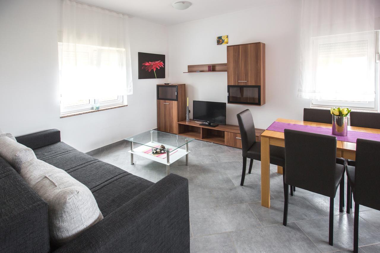 Adriatic Star Apartment Banjol Стая снимка